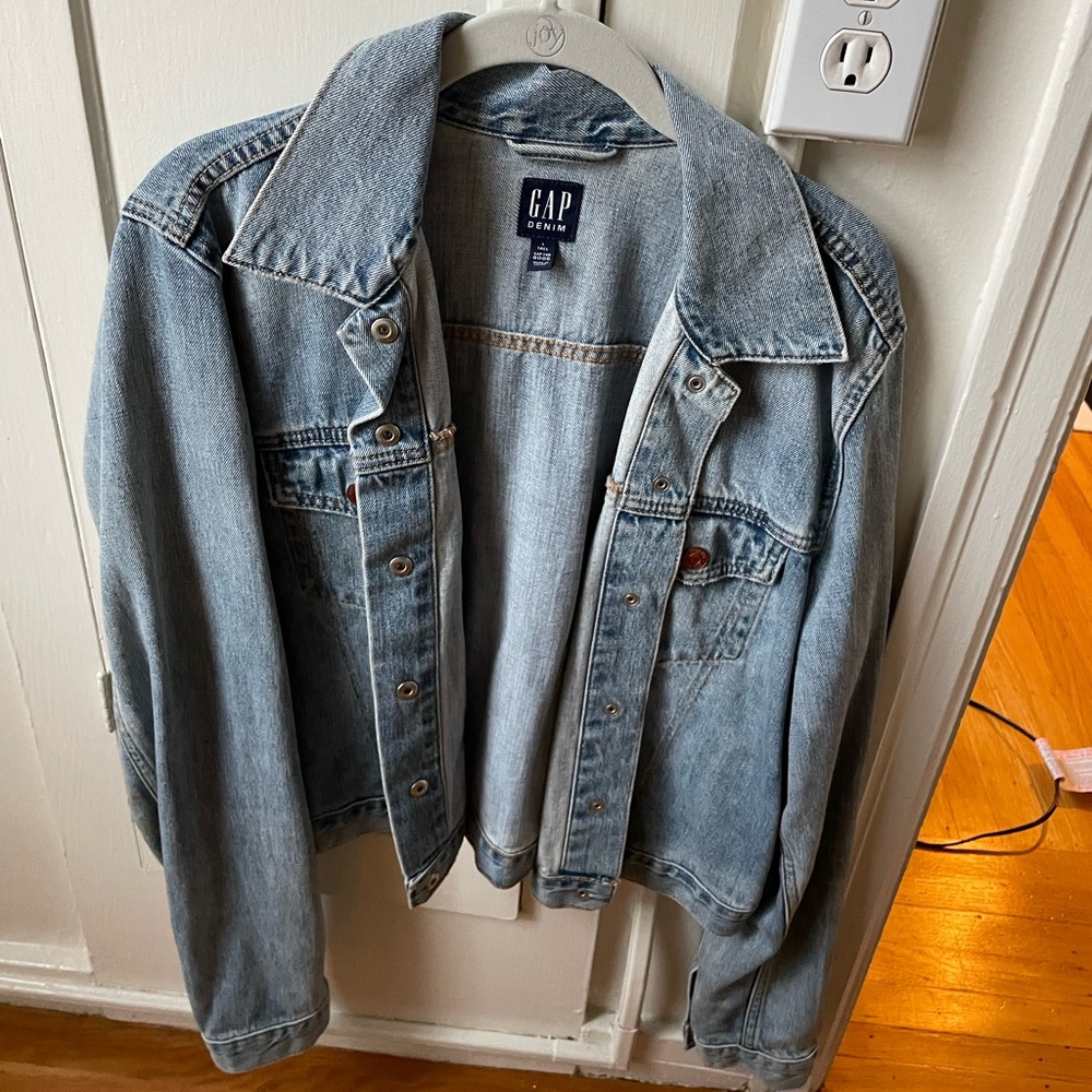 Gap denim jacket size L Tall cropped